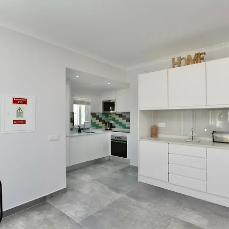 Monte B Cd 294 - Cleverdetails, Sleeps 2 Adults And 2 Children, 4 Salted Water Pools * Quarteira