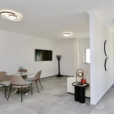 Monte B Cd 294 - Cleverdetails, Sleeps 2 Adults And 2 Children, 4 Salted Water Pools Quarteira