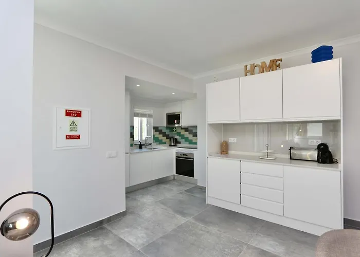 Monte B Cd 294 - Cleverdetails, Sleeps 2 Adults And 2 Children, 4 Salted Water Pools * Quarteira