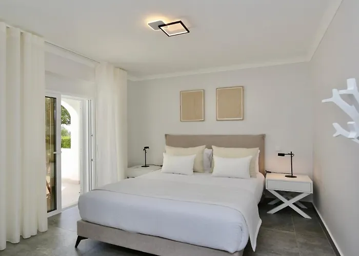 Monte B Cd 294 - Cleverdetails, Sleeps 2 Adults And 2 Children, 4 Salted Water Pools Quarteira