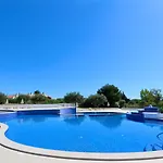 Monte B Cd 294 - Cleverdetails, Sleeps 2 Adults And 2 Children, 4 Salted Water Pools Quarteira