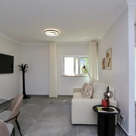 Apartament Monte B Cd 294 - Cleverdetails, Sleeps 2 Adults And 2 Children, 4 Salted Water Pools