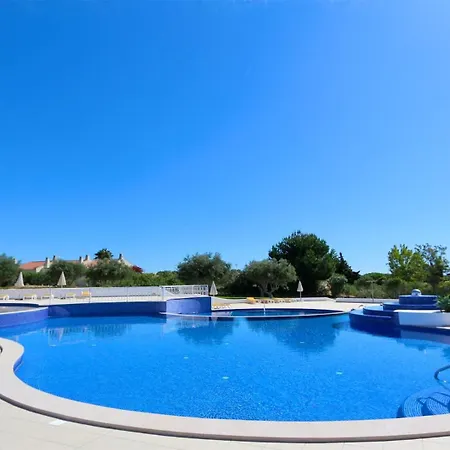 Monte B Cd 294 - Cleverdetails, Sleeps 2 Adults And 2 Children, 4 Salted Water Pools Quarteira